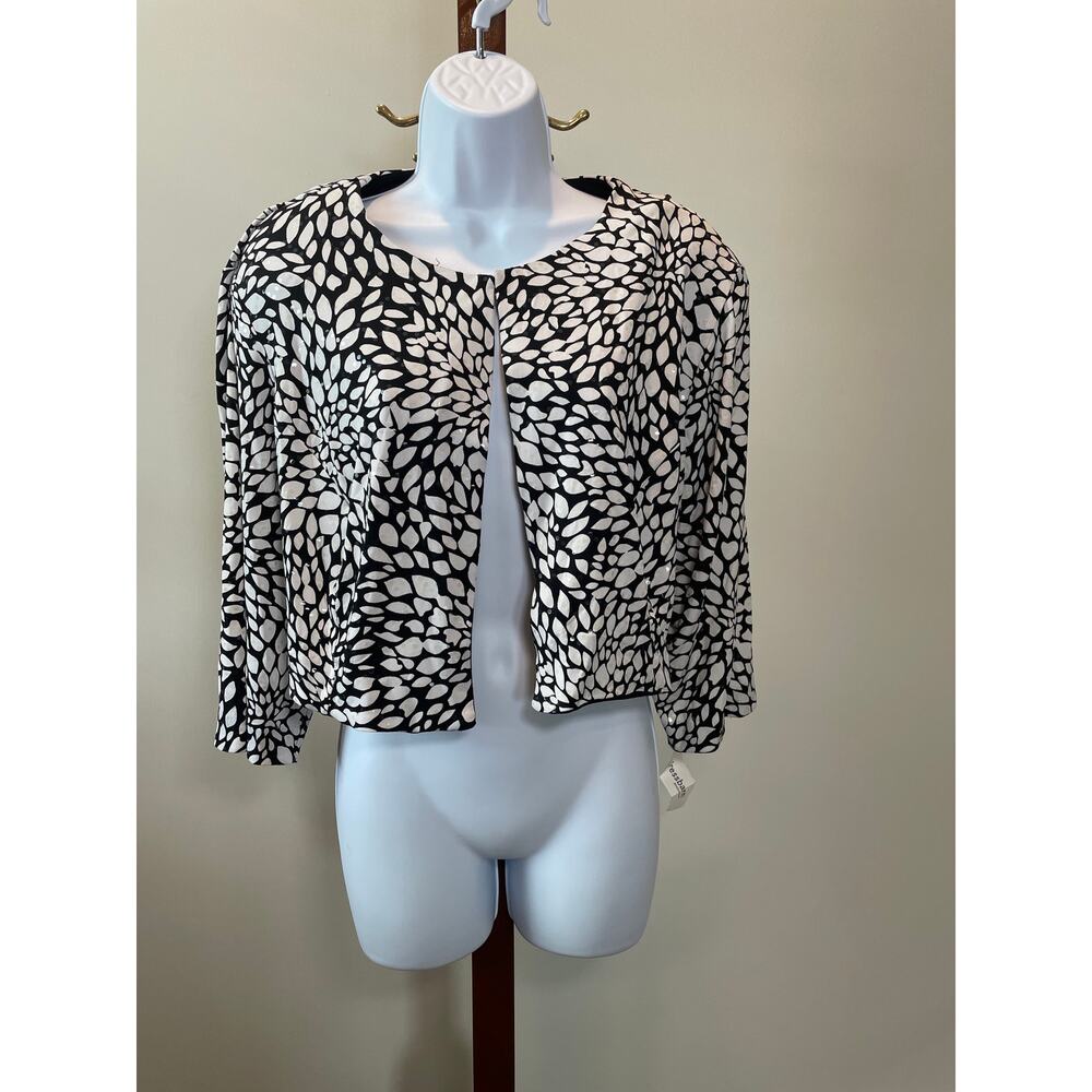 NWT Dressbarn Black & White Sequin Trim Shrug Size 22